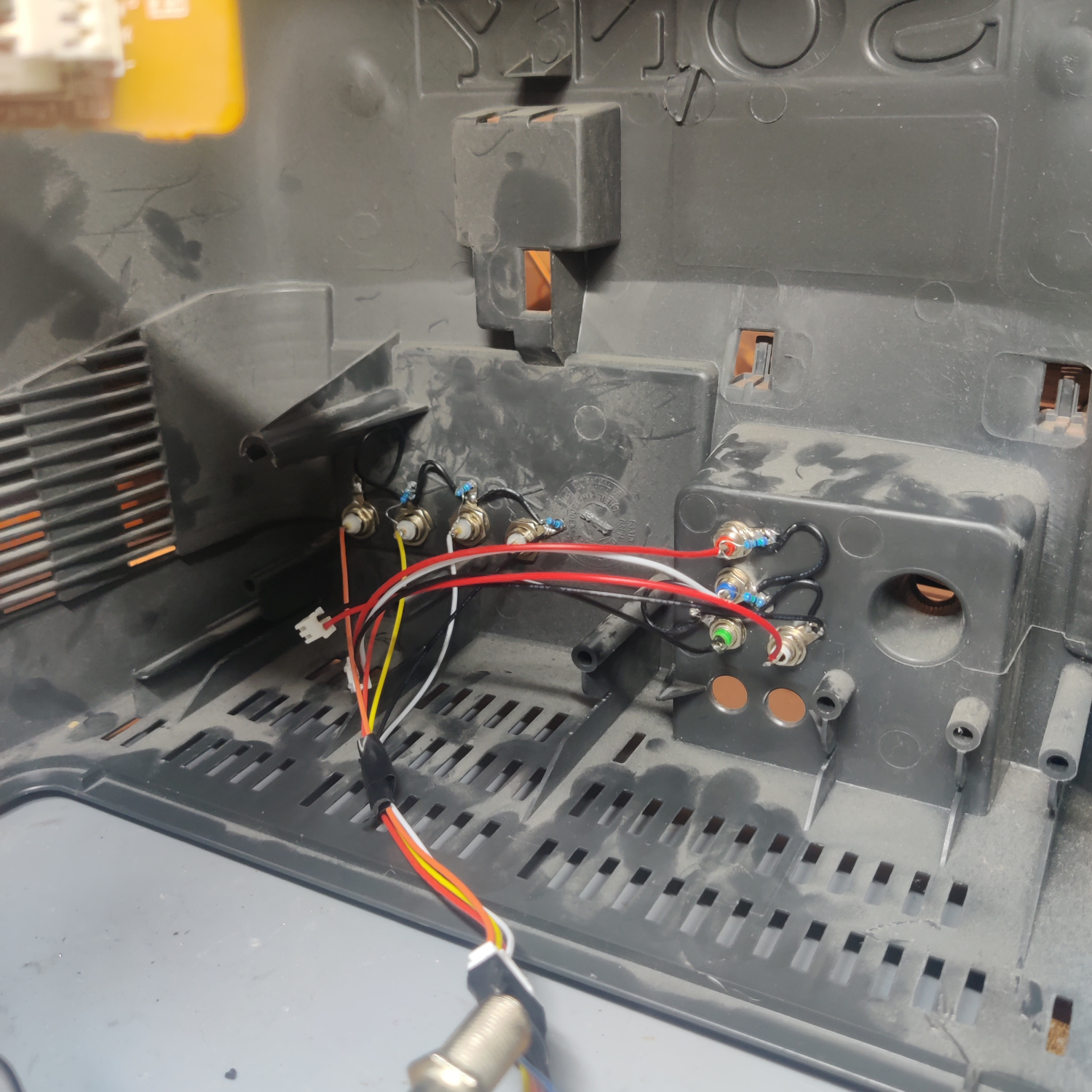 Component RCA Inside