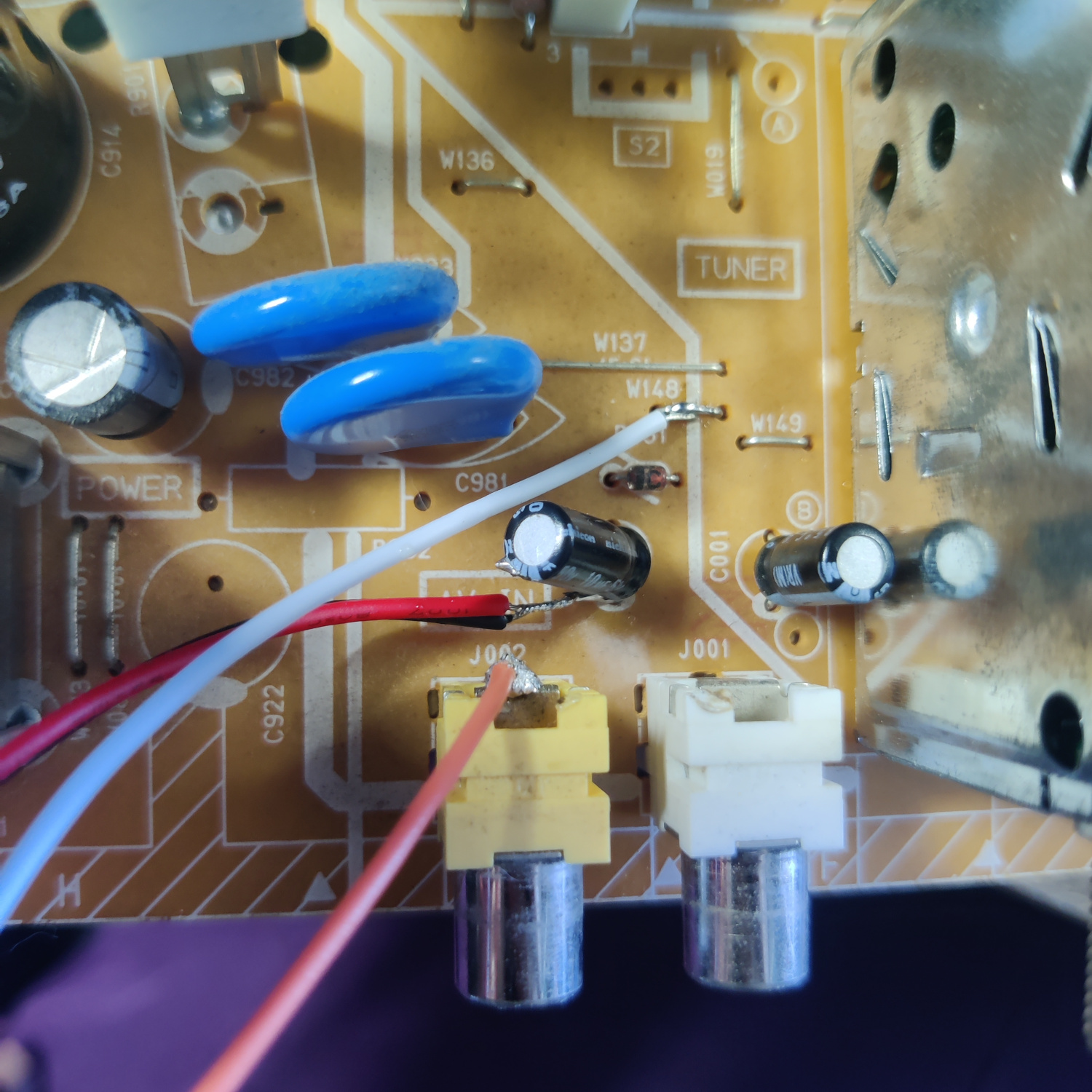 Sync, Audio and Ground