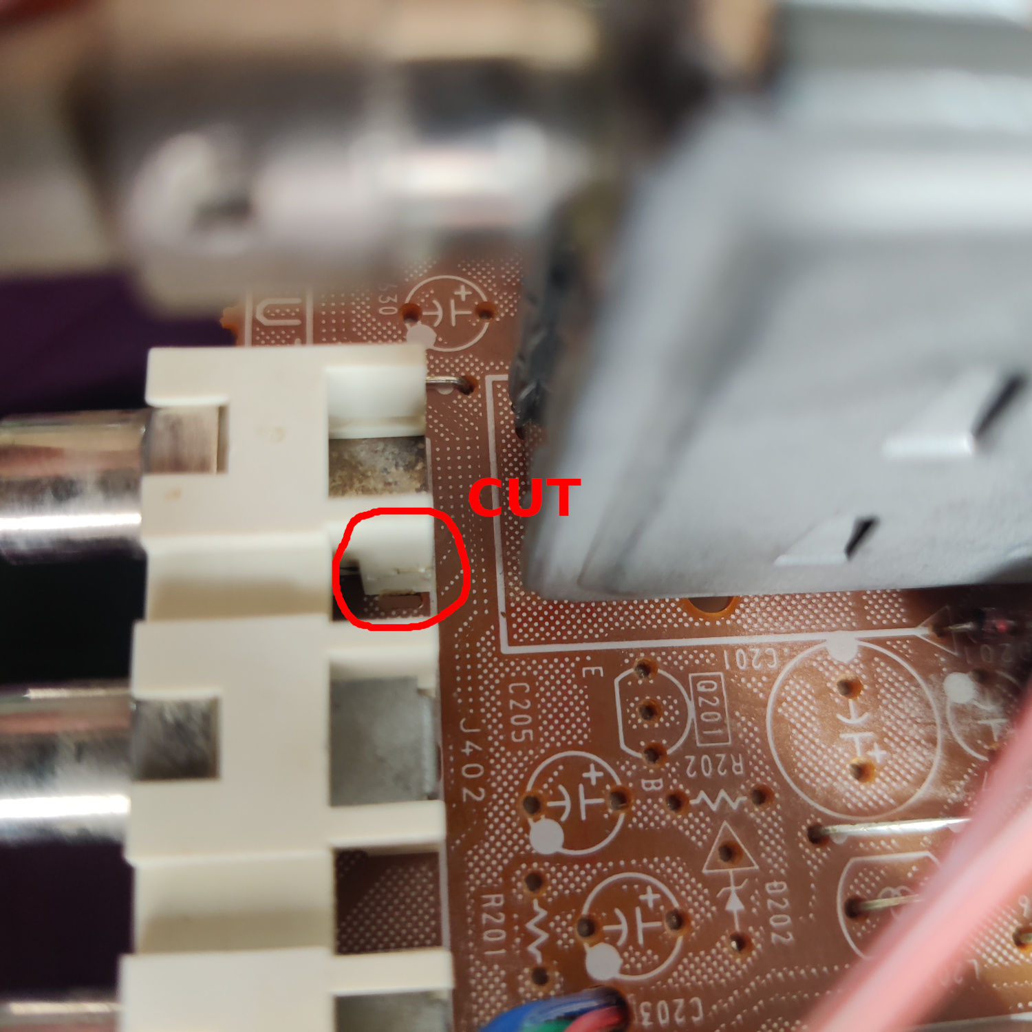 Stereo enable cut